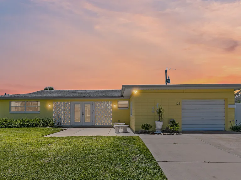 122 Ocean Grove Dr — Photo 3
