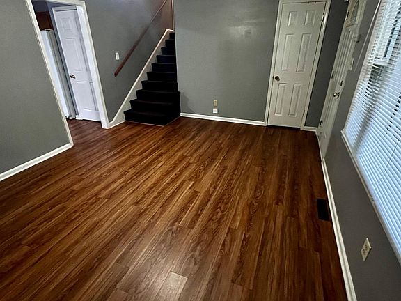 2nd image of 3010 Daisy Ct