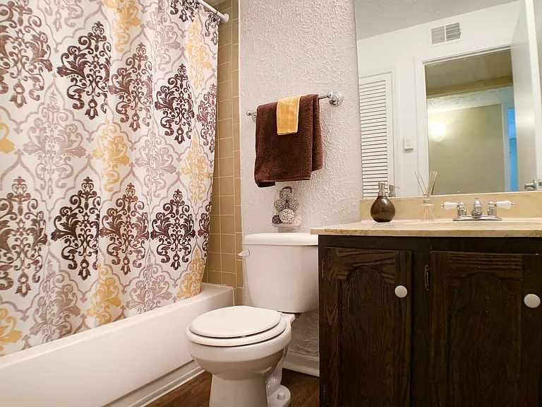 Knobs Pointe Apartments — Photo 39