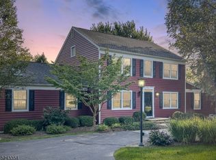 10 Bernard Ct, Lebanon, NJ