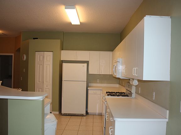 4th image of 2733 Mariah Dr