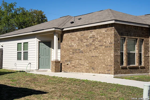 3 bed, 2.0 bath, 1235 sqft, $1,700 — Photo 3