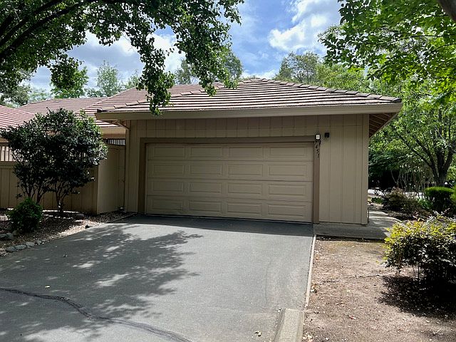 1st image of 7451 Heritage Meadow Pl