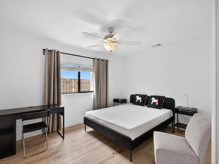 1773 Wiltshire Village Dr — Photo 16