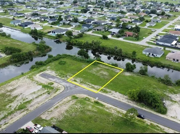 816 NE 12th St, Cape Coral, FL 33909