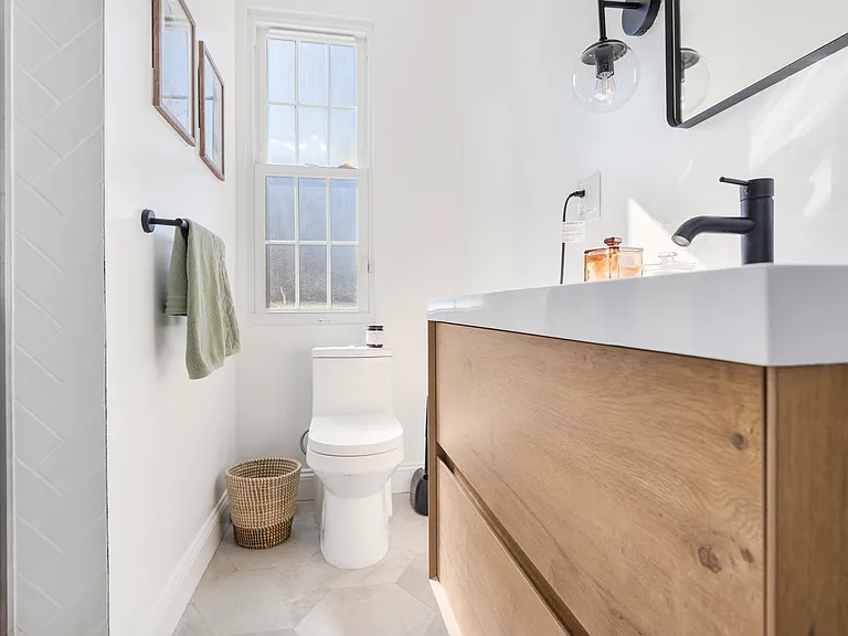 60 Stuyvesant Plz — Photo 9