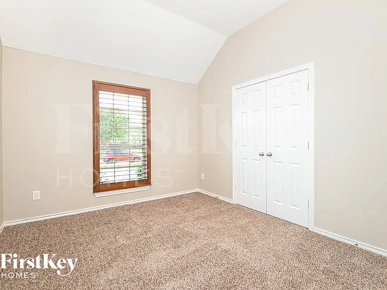 204 Troy Lane Red — Photo 11
