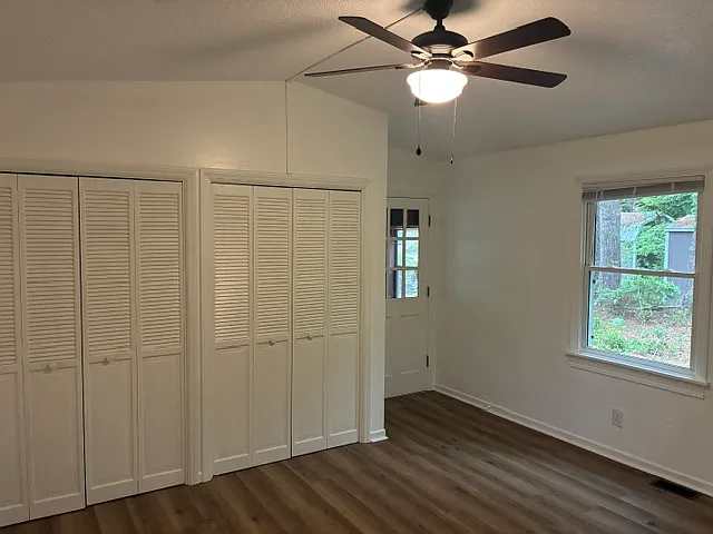 1006 W Saunders Ave — Photo 3