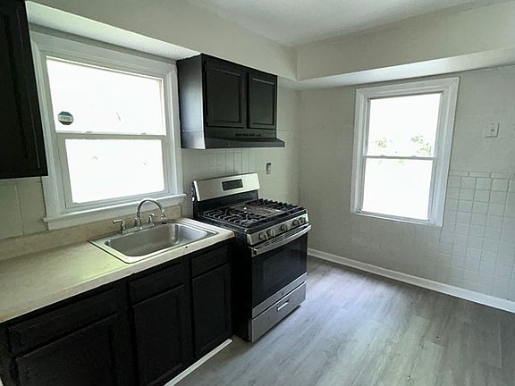 5th image of 9145 Loganberry Ln