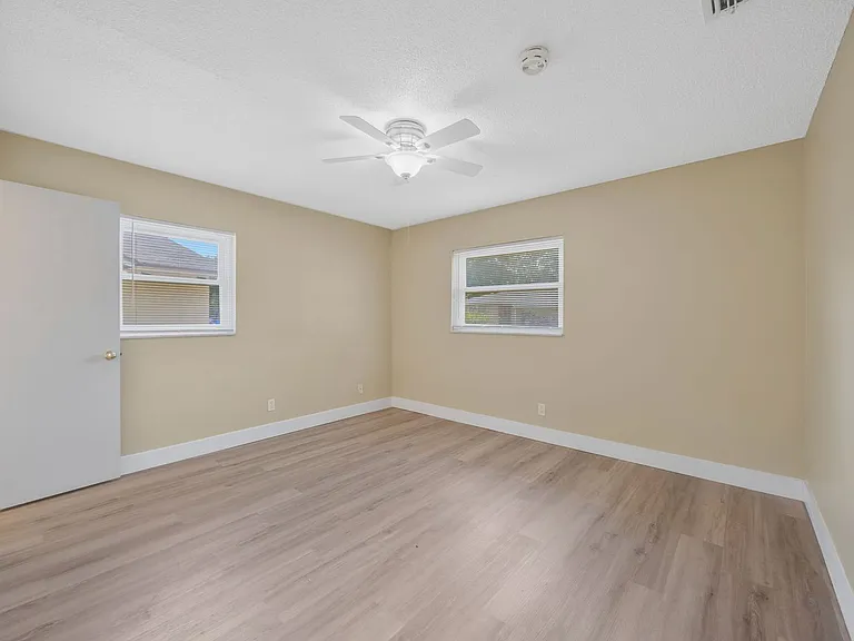 5840 Langston Dr — Photo 14