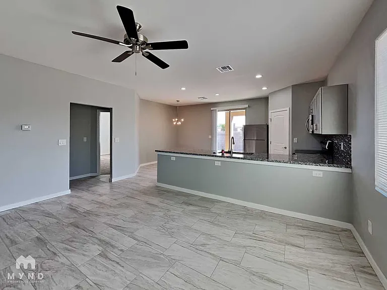 6041 S 8th Pl — Photo 5