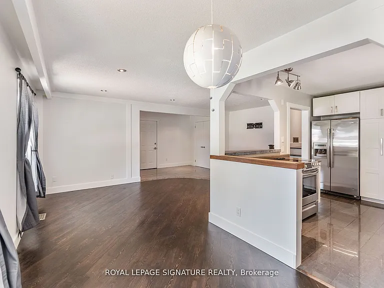 4 Patricia Ave #UPPER — Photo 15