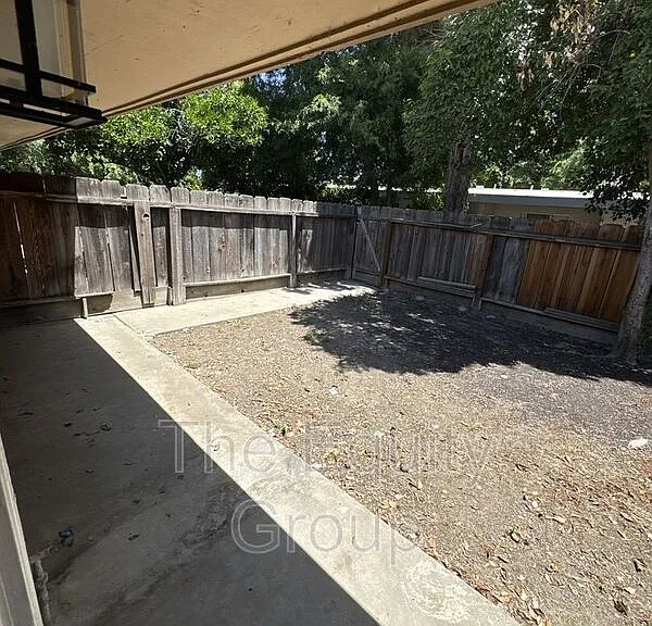 1140 W Tulare Ave #C — Photo 11