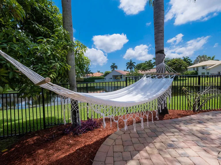 10849 Bal Harbor Dr — Photo 61