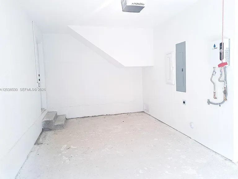 1373 NW 1st St — Photo 19