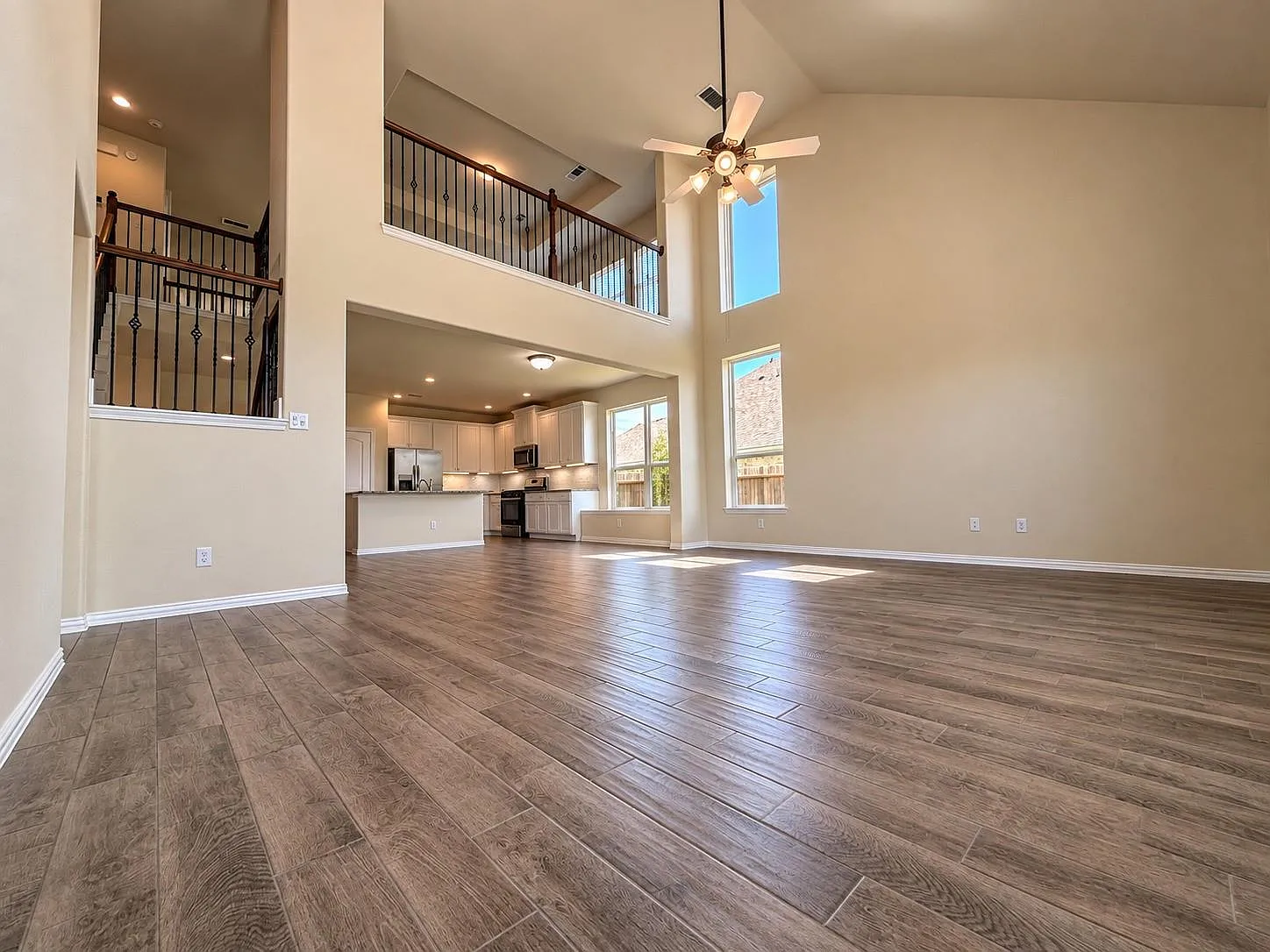 4 bed, 3.5 bath, 2740 sqft, $2,700 — Photo 4