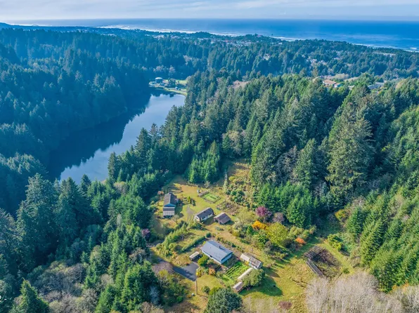 3245/3248 NE Big Creek Rd, Newport, OR 97365