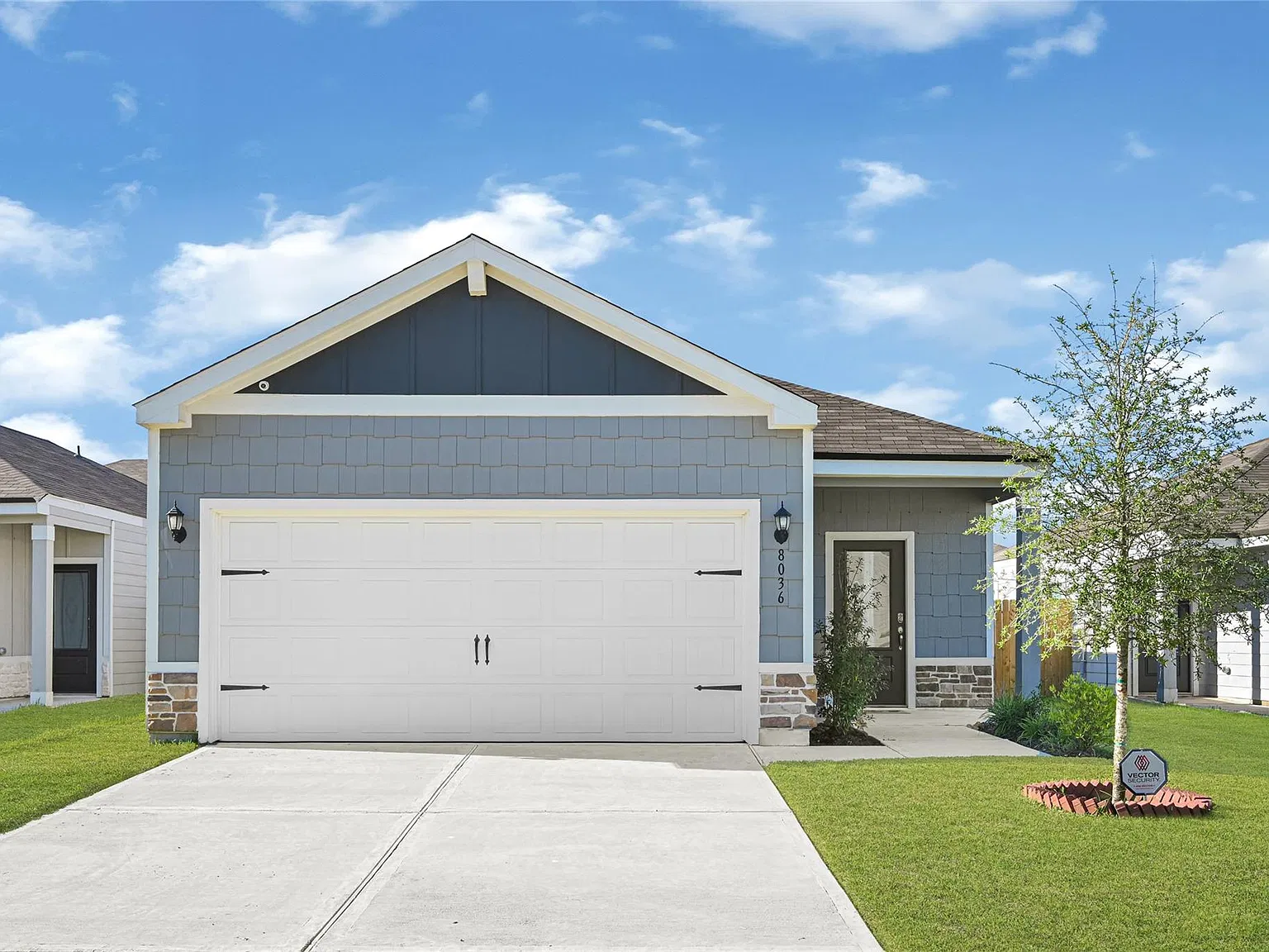 3 bed, 2.0 bath, 1571 sqft, $2,000 — Photo 2