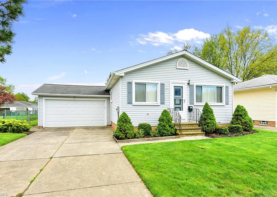 1st image of 35680 Grovewood Dr