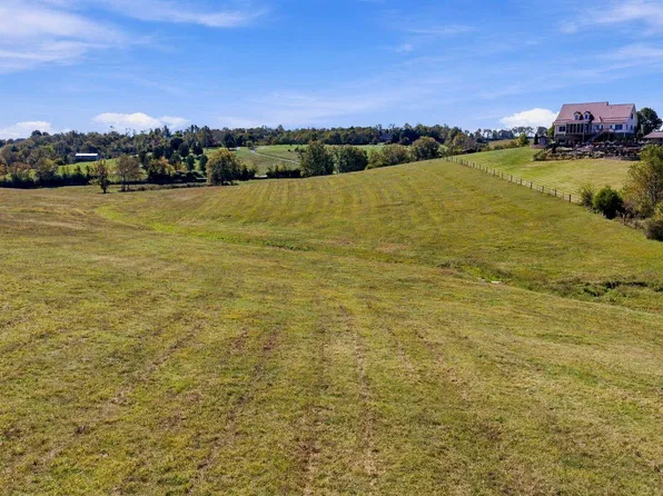 716 Elkin Station Rd, Winchester, KY 40391