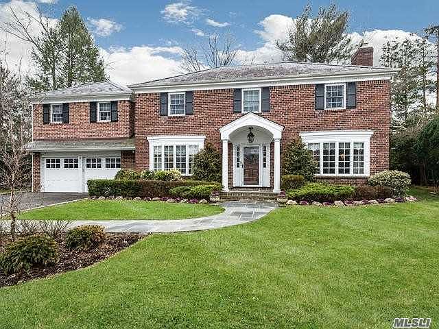 1st image of 34 Vanderlyn Dr