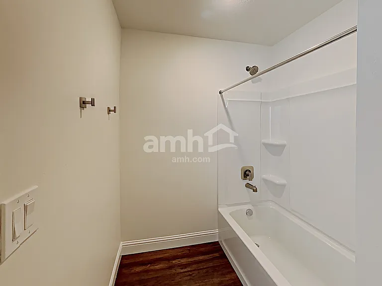 332 N Gibbons Ln — Photo 23