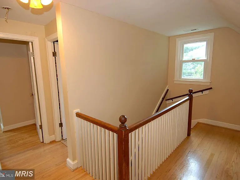 2036 N Cleveland St — Photo 10