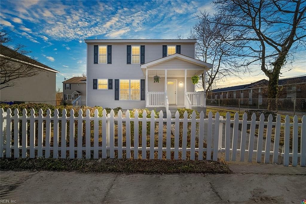 947 Avenue F Norfolk Va 23513 Mls 10362170 Zillow