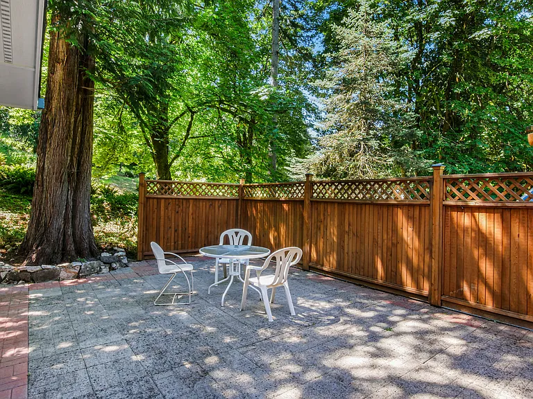 21017 SE 82nd St — Photo 48