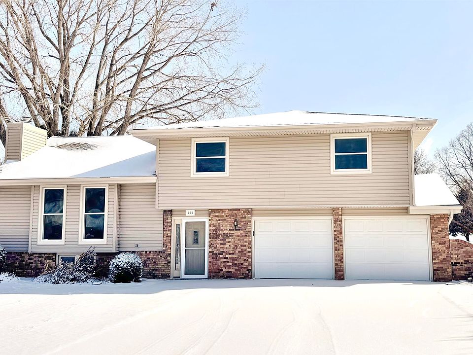 1st image of 200 Broadmoor Dr