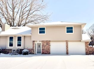 200 Broadmoor Dr, South Sioux City, NE 68776