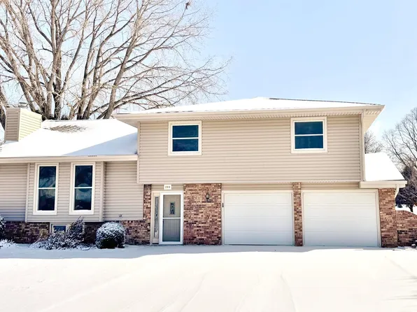 200 Broadmoor Dr, South Sioux City, NE 68776