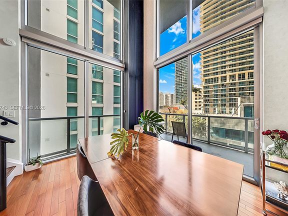 4th image of 1050 Brickell Ave APT 422