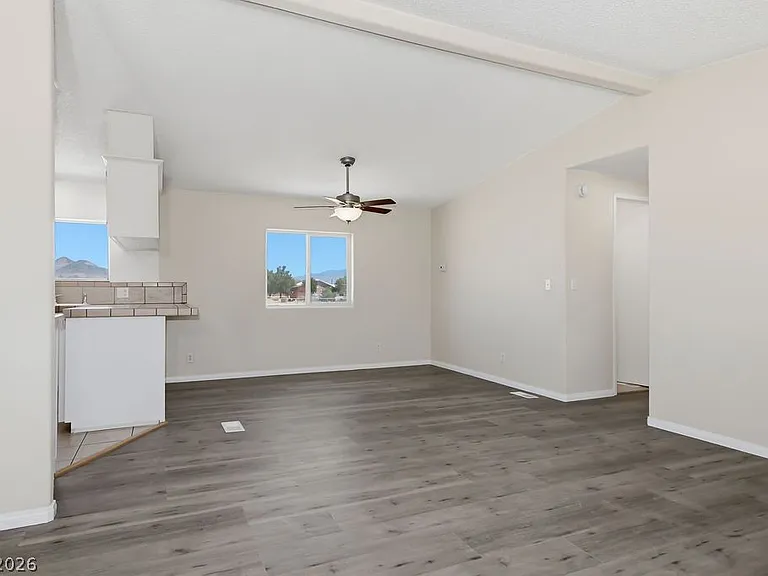 4550 W Horn Rd — Photo 7