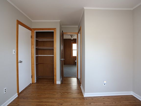 3rd image of 17 Greenway E