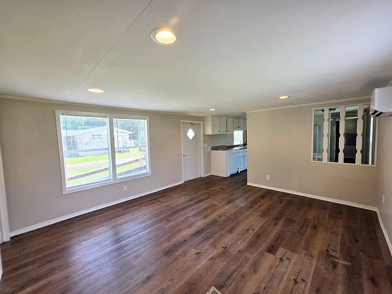 2821 Hillcrest Ave #7 — Photo 4
