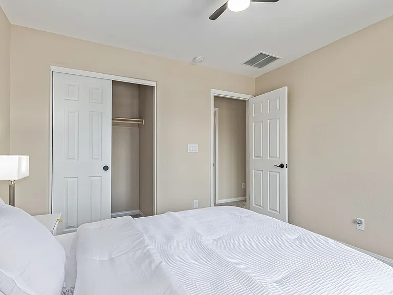 10212 Starlit Canyon Ct — Photo 25
