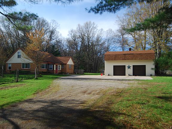 House and 2 story garage