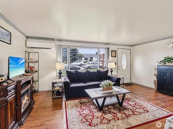 4th image of 2314 8th Street