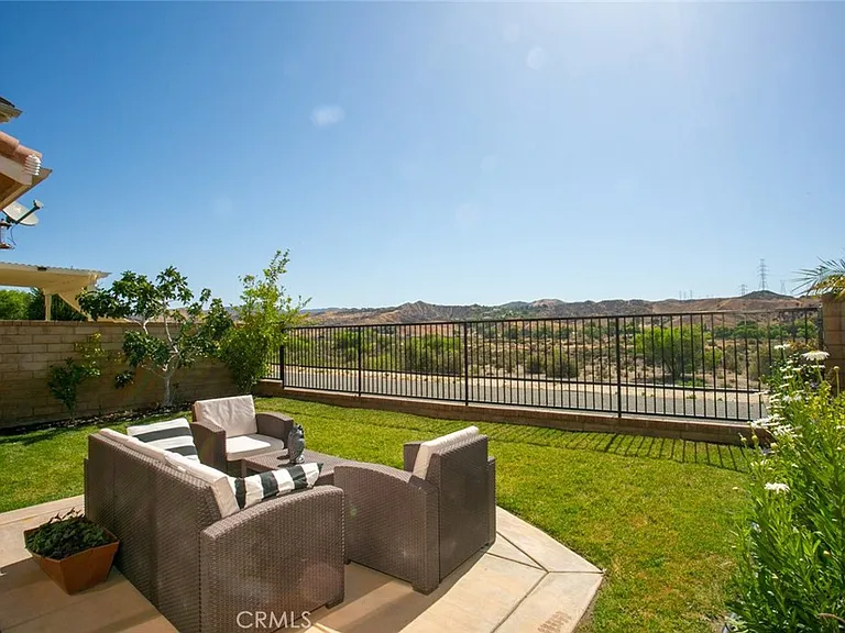 29208 Dakota Dr — Photo 36