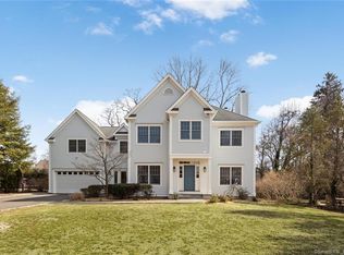42 Pleasant St, Darien, CT 06820