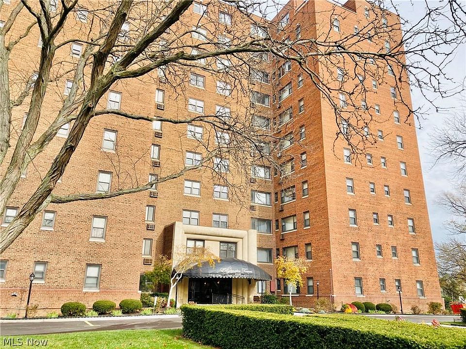 1st image of 11720 Edgewater Dr APT 319