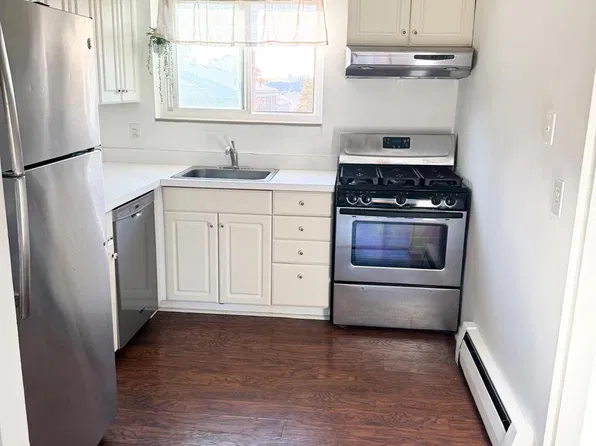 451 Miller Ave, Rochester, MI 48307