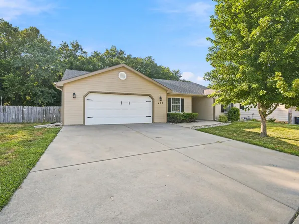 405 Stone Grove Dr, Manhattan, KS 66503