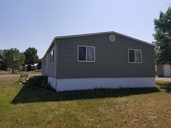 2nd image of 3 Willow Cir