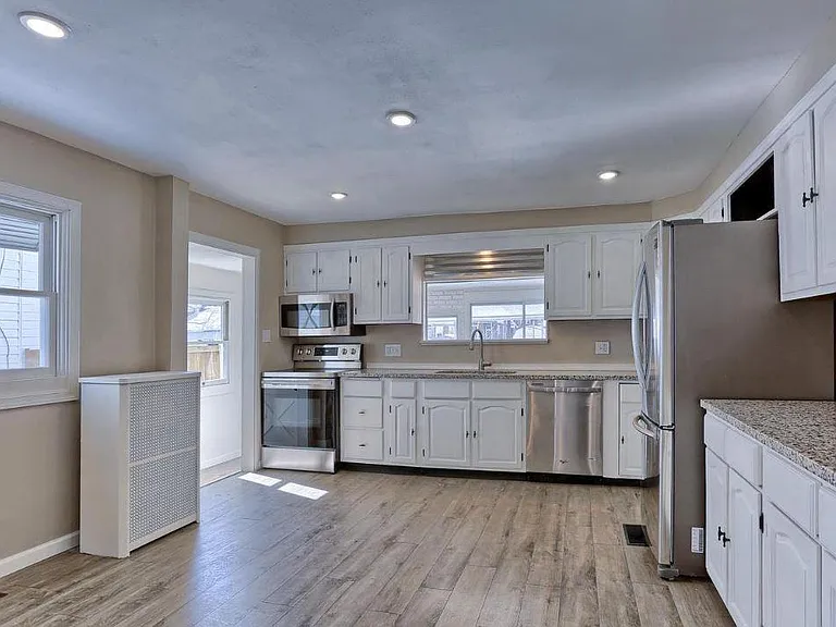 3216 Green St — Photo 3