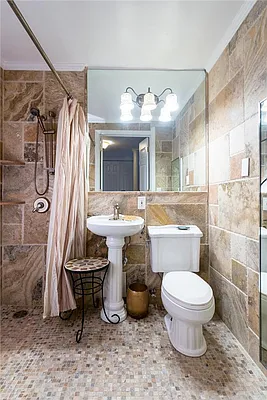 Rented by Akam Sales and Brokerage | media 20
