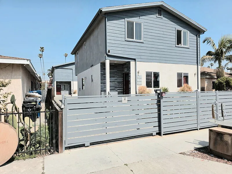 Building Photo - 631 W 83rd St