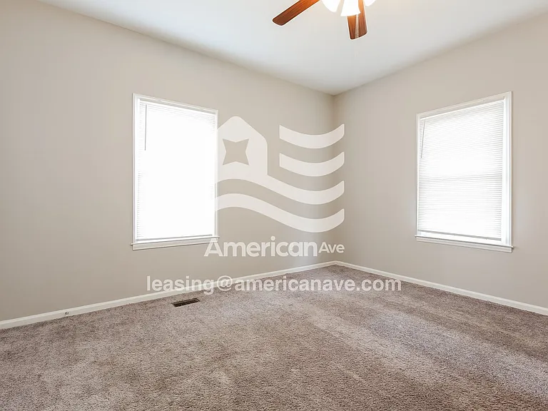 1471979_008_wm_-_main_bedroom_13334095.jpg