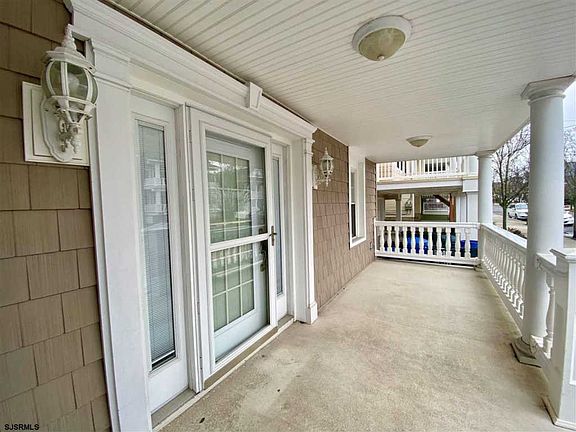 3rd image of 842 2nd St #1